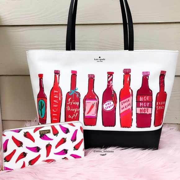 🌶 Kate Spade Liberty Street Hot Peppers Wallet🌶 - Picture 2 of 7